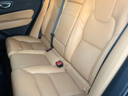 Used 2021 Volvo XC60 T6 Inscription AWD/4WD image 10