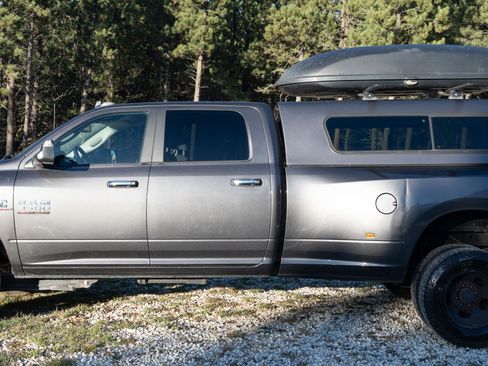 Used 2018 RAM 3500 Big Horn image 9