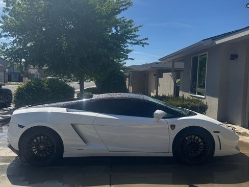 Used 2011 Lamborghini Gallardo LP 550-2 Bicolore RWD image 15