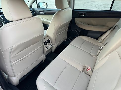 Used 2018 Subaru Outback 2.5i Limited w/ Popular Package #2 image 14