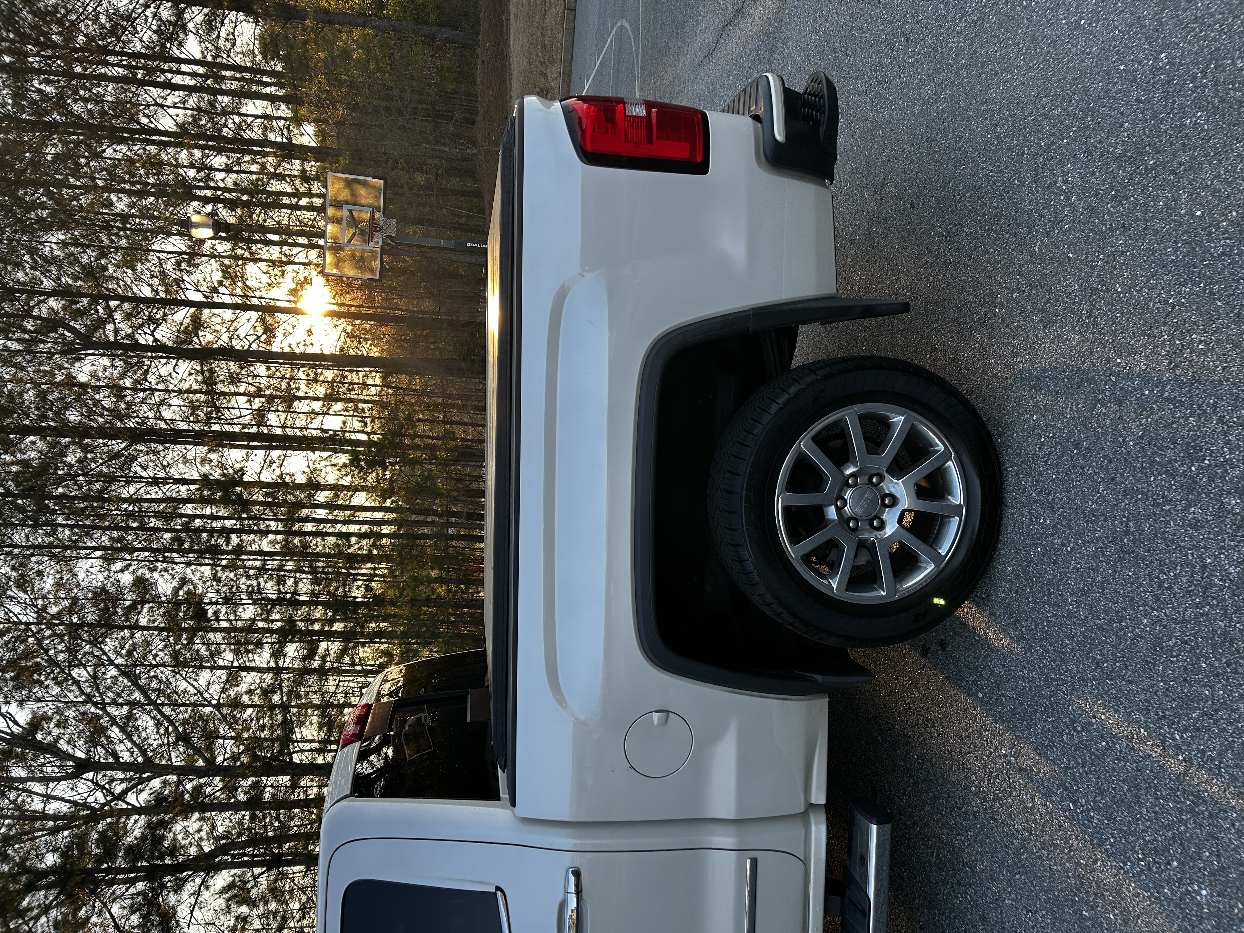 Used 2015 GMC Sierra 1500 Denali AWD/4WD image 24