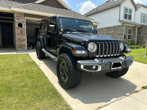 Used 2018 Jeep Wrangler Unlimited Sahara AWD/4WD image 2