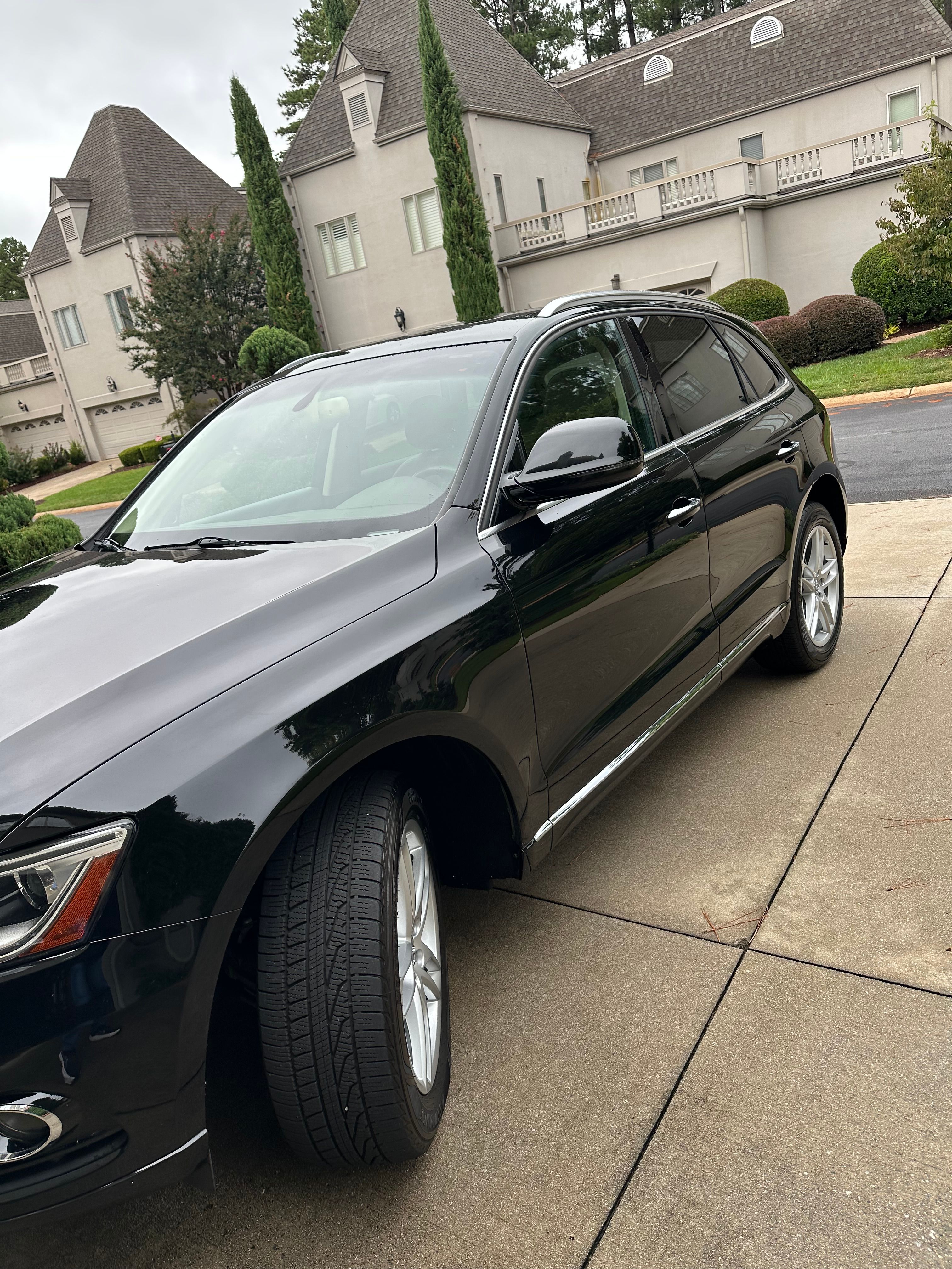 Used 2017 Audi Q5 2.0T Premium Plus w/ Technology Package AWD/4WD image 11