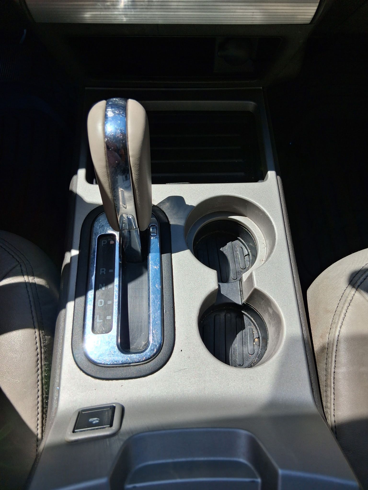 Used 2010 Ford Edge SEL FWD image 8