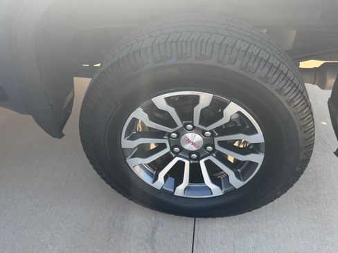 Used 2020 GMC Sierra 1500 AT4 w/ AT4 Premium Package image 14