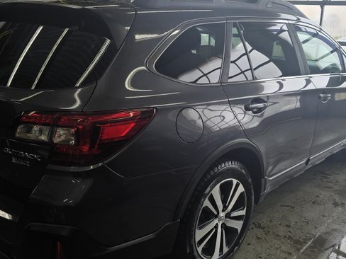Used 2018 Subaru Outback 3.6R Limited image 9