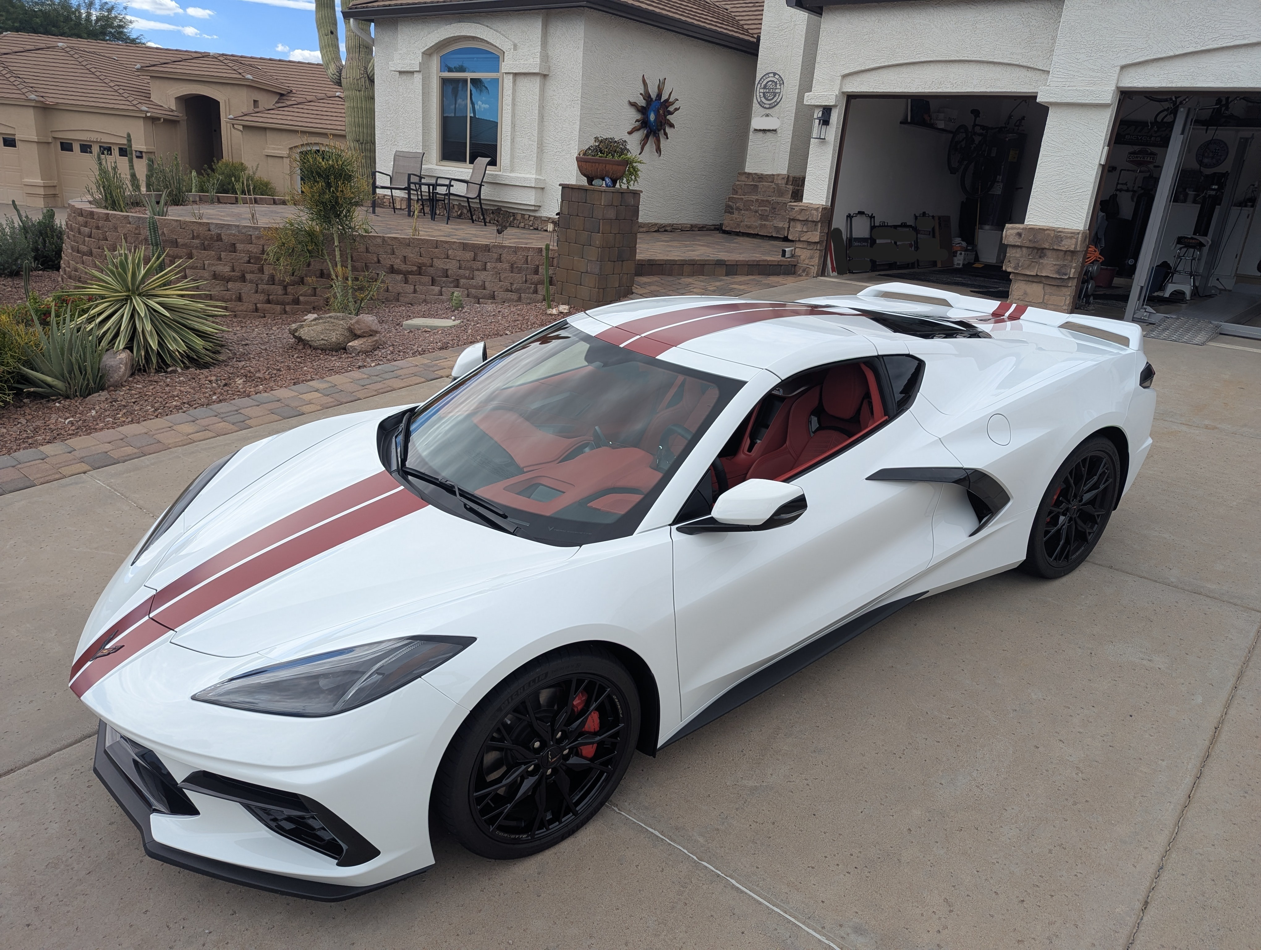 Used 2023 Chevrolet Corvette Stingray Premium Cpe w/ Z51 Performance Package RWD image 1