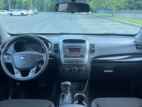 Used 2014 Kia Sorento LX AWD/4WD image 13