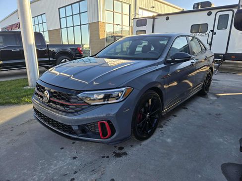 Used 2024 Volkswagen Jetta GLI 40th Anniversary Edition image 4