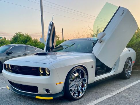 Used 2016 Dodge Challenger R/T Scat Pack RWD image 26