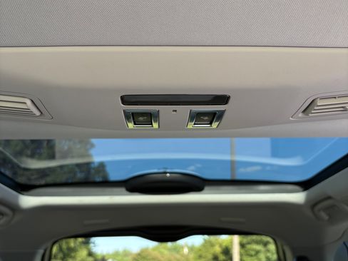 Used 2017 Land Rover Discovery HSE Luxury image 15