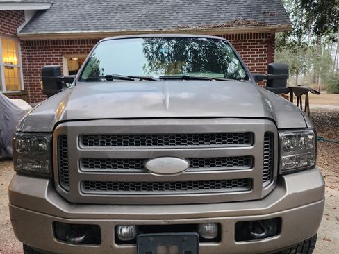 Used 2005 Ford Excursion Eddie Bauer image 9