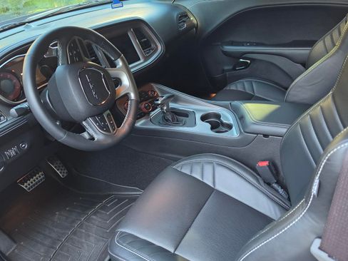 Used 2023 Dodge Challenger SRT Hellcat RWD image 5