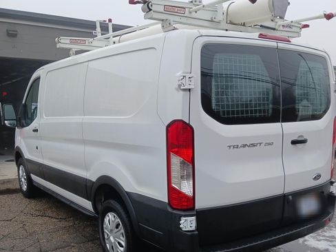Used 2017 Ford Transit 250 130 Low Roof w/ Exterior Upgrade Package image 5