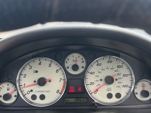 Used 2002 MAZDA MX-5 Miata RWD image 9