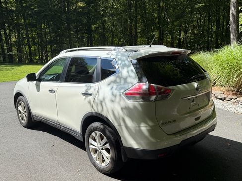 Used 2015 Nissan Rogue SV w/ SV Premium Package image 6