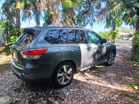 Used 2015 Nissan Pathfinder Platinum w/ Cargo Package image 6