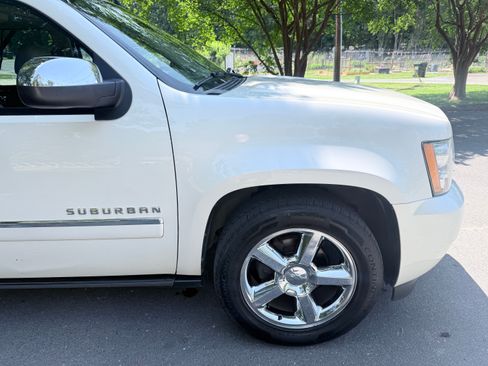 Used 2014 Chevrolet Suburban LTZ AWD/4WD image 8