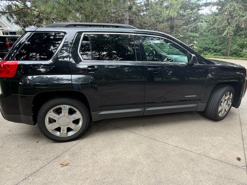 Used 2010 GMC Terrain SLE AWD/4WD image 6