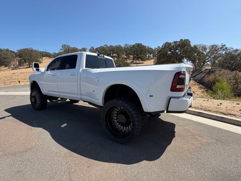 Used 2023 RAM 3500 Big Horn w/ Level B Equipment Group AWD/4WD image 4
