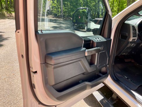 Used 2019 Ford F250 Platinum w/ Platinum Ultimate Package AWD/4WD image 10