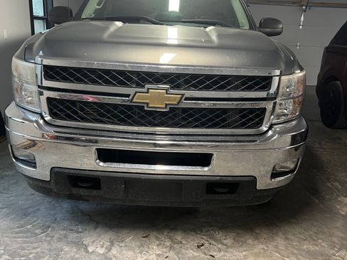 Used 2011 Chevrolet Silverado 2500 LT w/ Interior Plus Package image 10