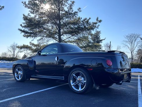 Used 2004 Chevrolet SSR Convertible Pickup 2D w/ Preferred Equipment Group image 6