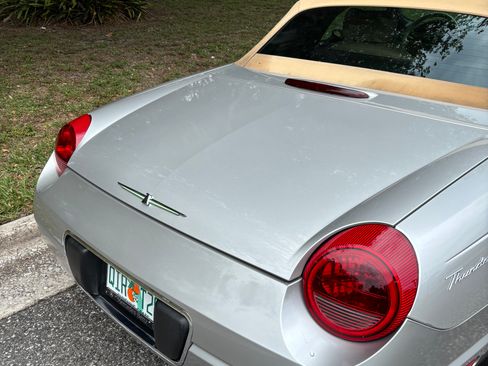 Used 2005 Ford Thunderbird RWD image 5