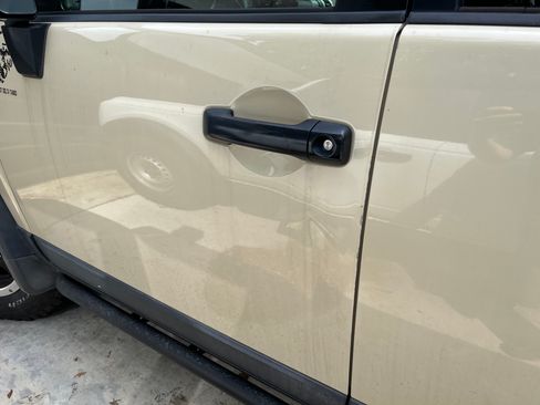 Used 2010 Toyota FJ Cruiser 4WD image 7