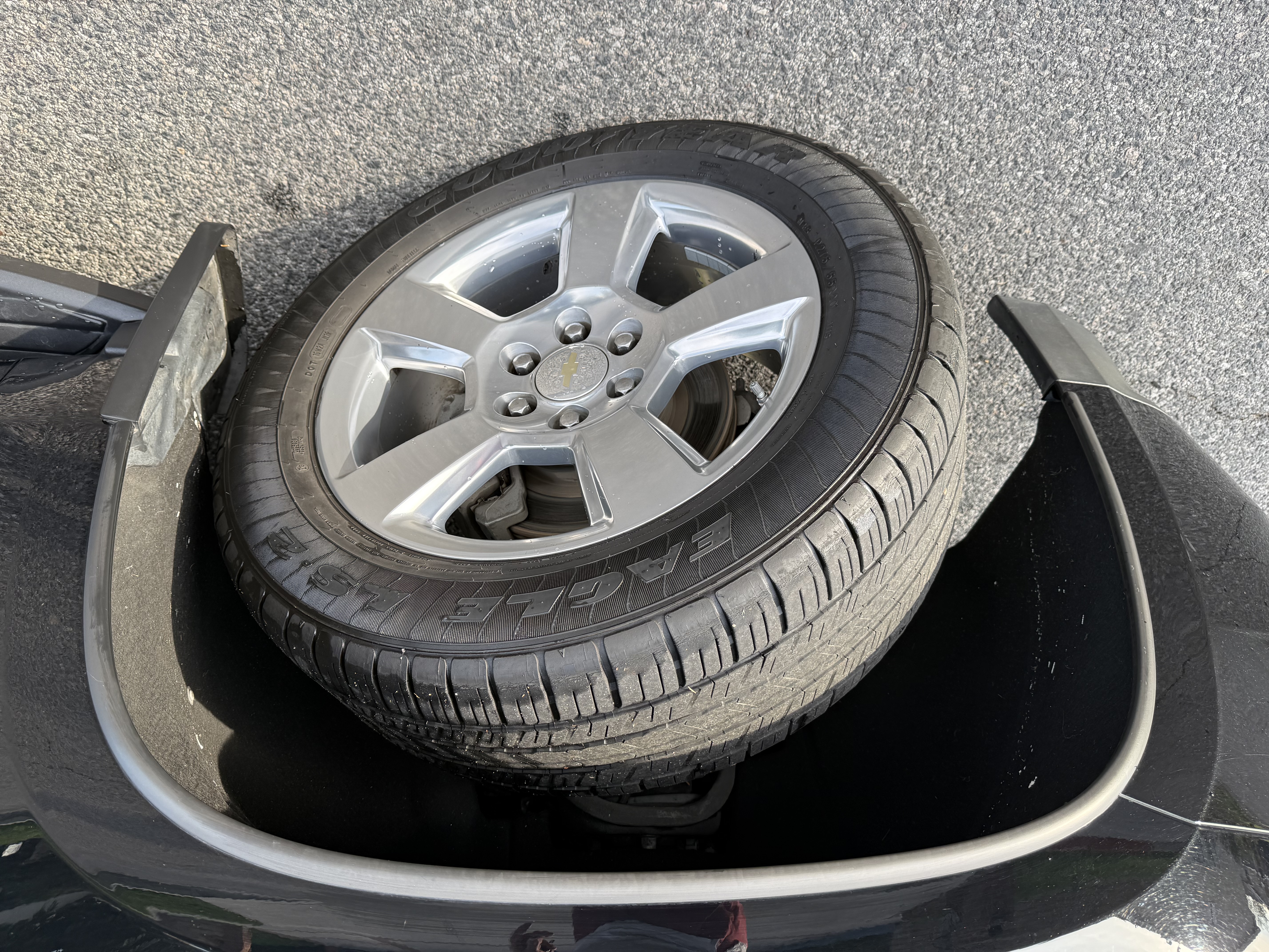 Used 2019 Chevrolet Suburban LT RWD image 11