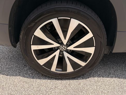 Used 2022 Volkswagen Taos SE AWD/4WD image 11