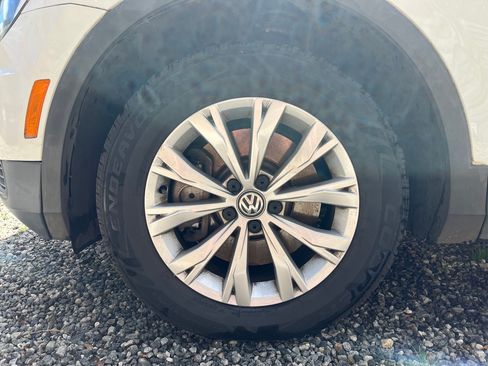 Used 2018 Volkswagen Tiguan SE image 23