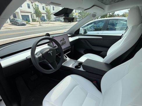 Used 2024 Tesla Model Y Long Range image 6