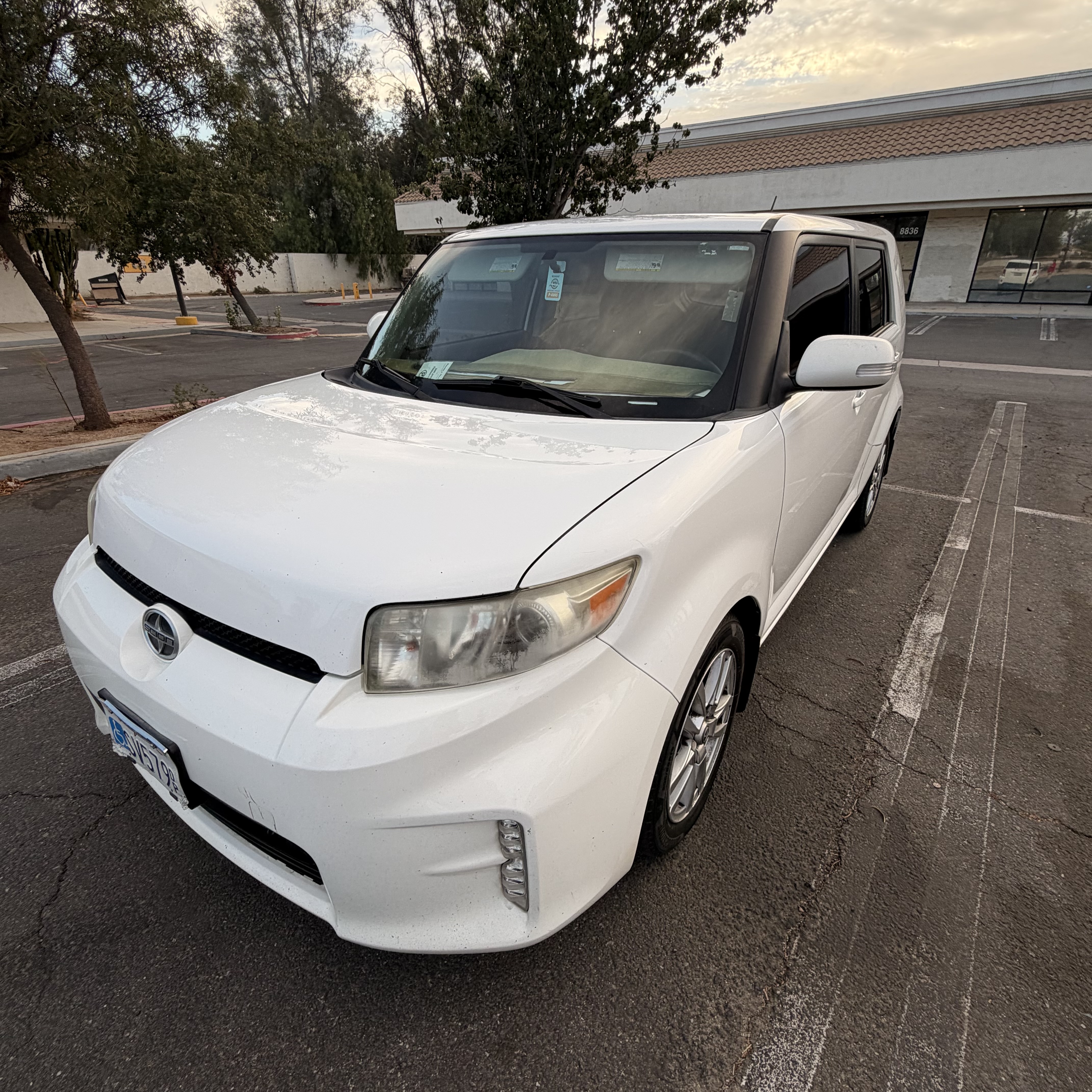 Used 2015 Scion xB FWD image 6