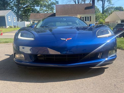 Used 2007 Chevrolet Corvette Coupe w/ Performance Package RWD image 16