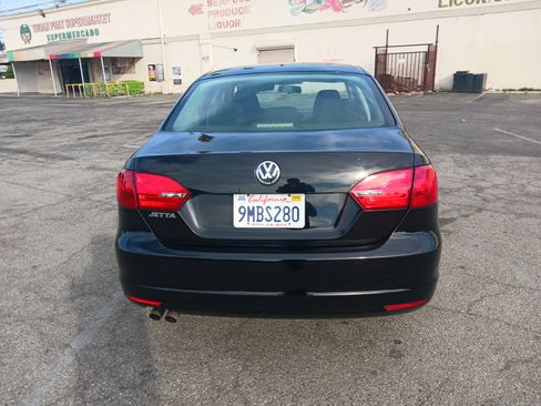 Used 2011 Volkswagen Jetta Sedan image 8