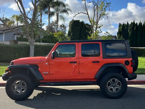 Used 2019 Jeep Wrangler Unlimited Sport S AWD/4WD image 5