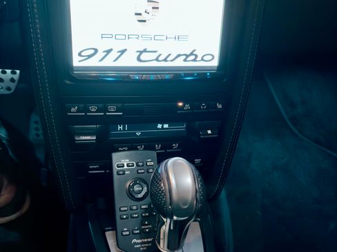 Used 2009 Porsche 911 Turbo image 16