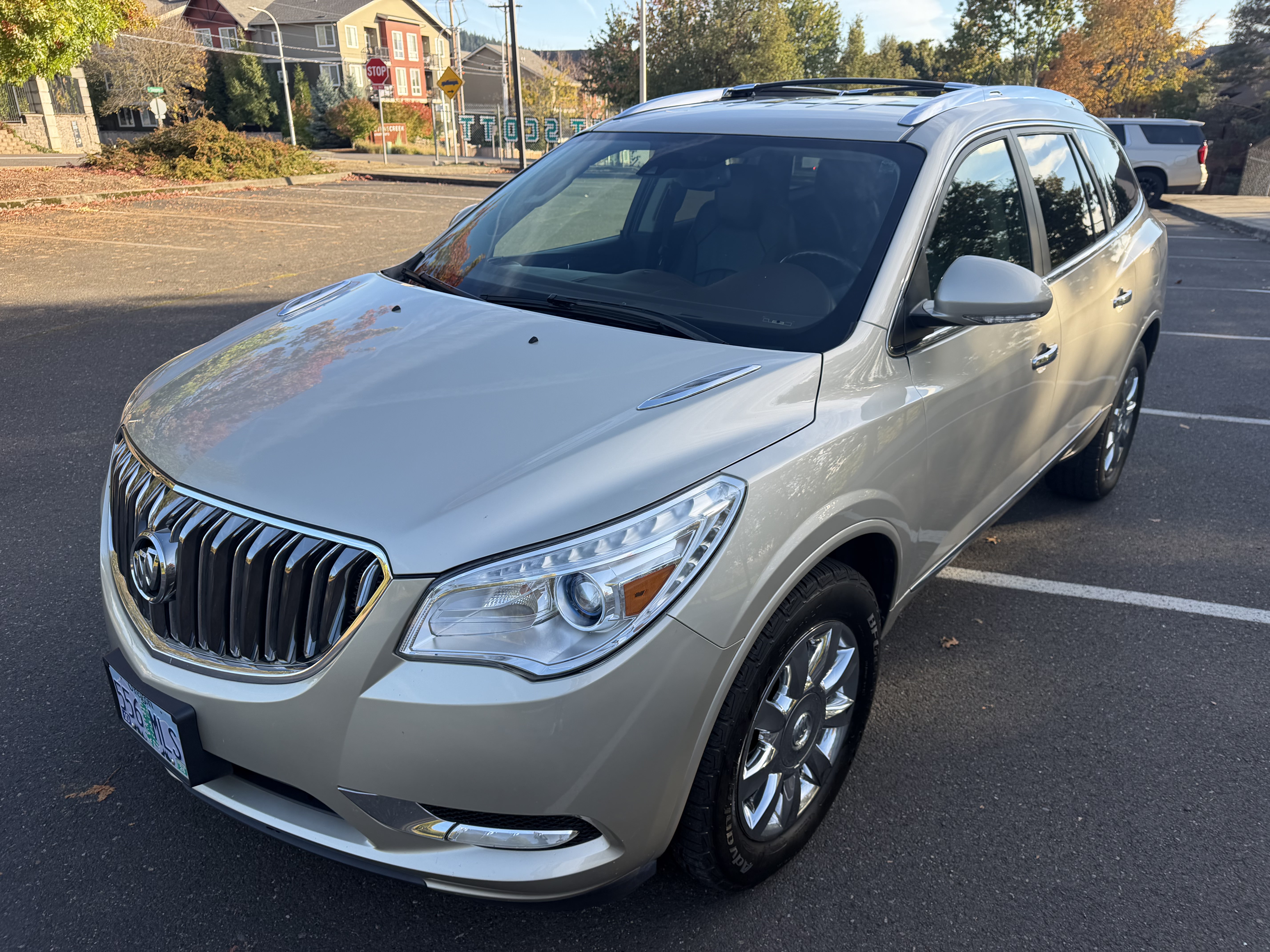 Used 2014 Buick Enclave Premium w/ Trailering Provision Package FWD image 2