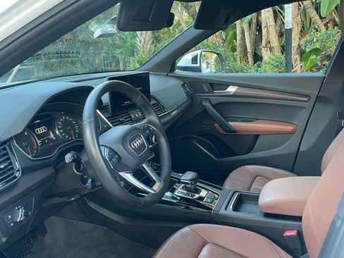 Used 2021 Audi Q5 2.0T Premium w/ Convenience Package image 5