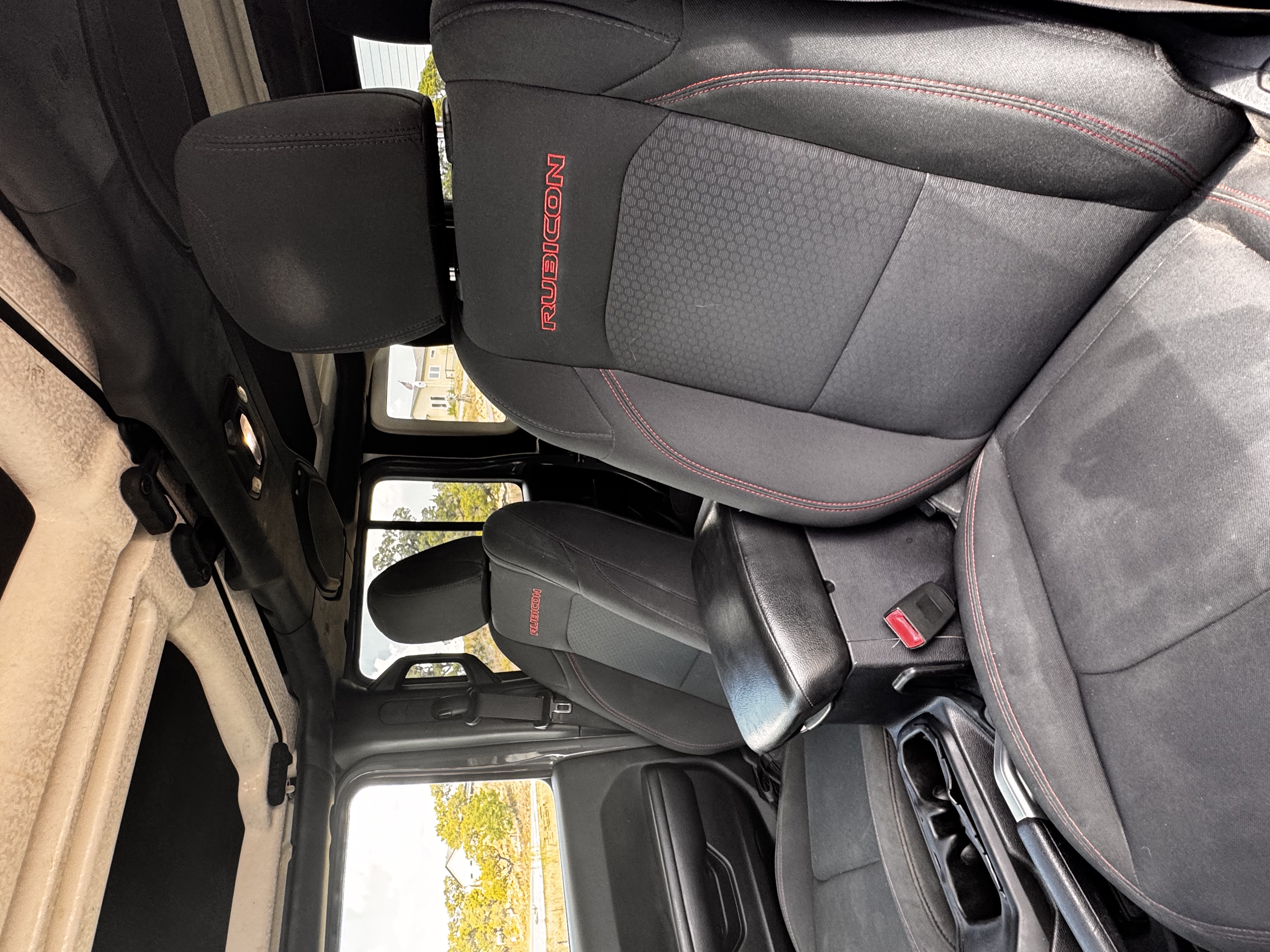 Used 2018 Jeep Wrangler Unlimited Rubicon AWD/4WD image 8