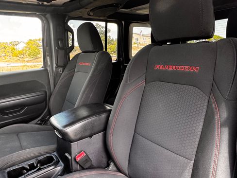 Used 2018 Jeep Wrangler Unlimited Rubicon AWD/4WD image 8