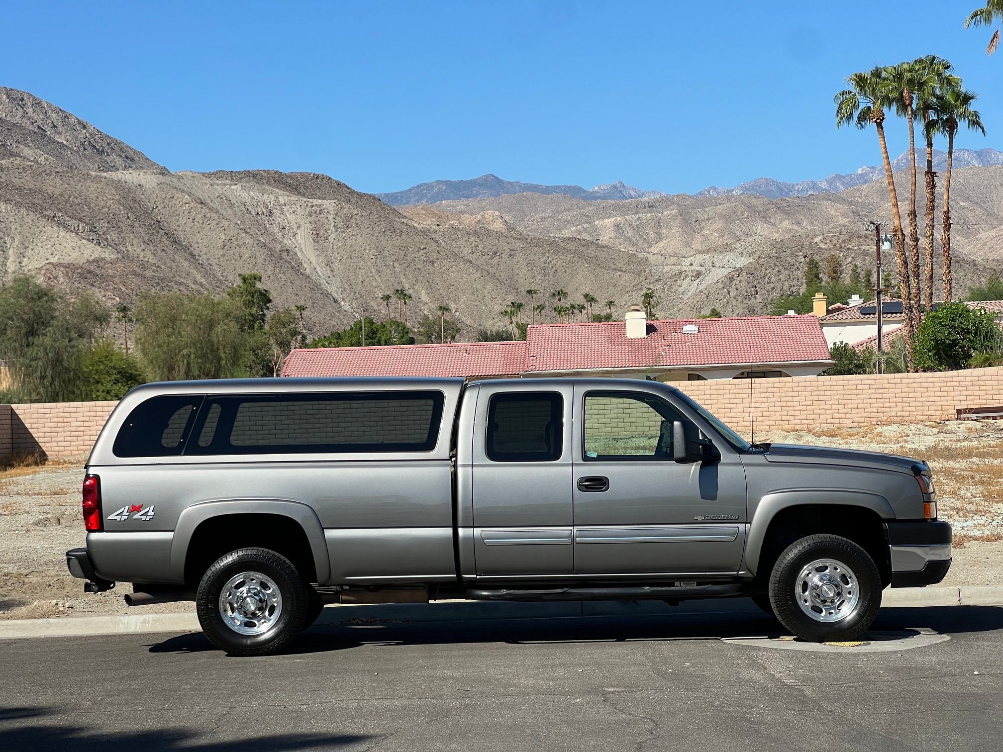 Used 2006 Chevrolet Silverado 2500 LT w/ Onstar Plus Package AWD/4WD image 2