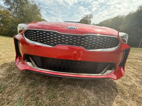 Used 2020 Kia Stinger GT-Line w/ Sun & Sound Package image 13