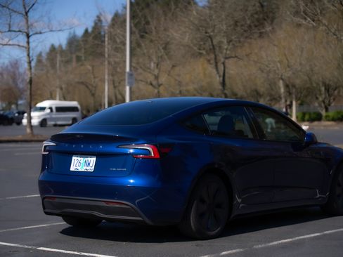 Used 2024 Tesla Model 3 Long Range image 9