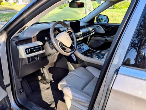 Used 2020 Lincoln Aviator Reserve w/ Equipment Group 202A image 5