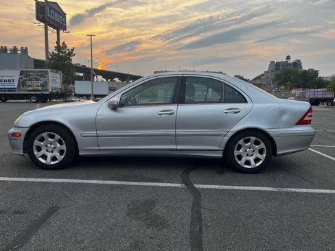 Used 2006 Mercedes-Benz C 280 4MATIC Sedan image 4