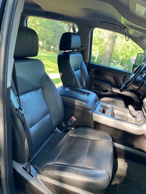 Used 2018 Chevrolet Silverado 2500 LTZ w/ Duramax Plus Package AWD/4WD image 17