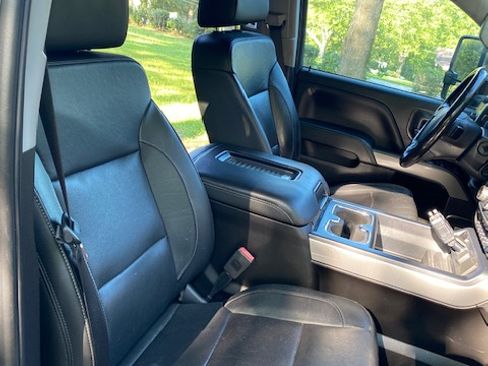 Used 2018 Chevrolet Silverado 2500 LTZ w/ Duramax Plus Package AWD/4WD image 17