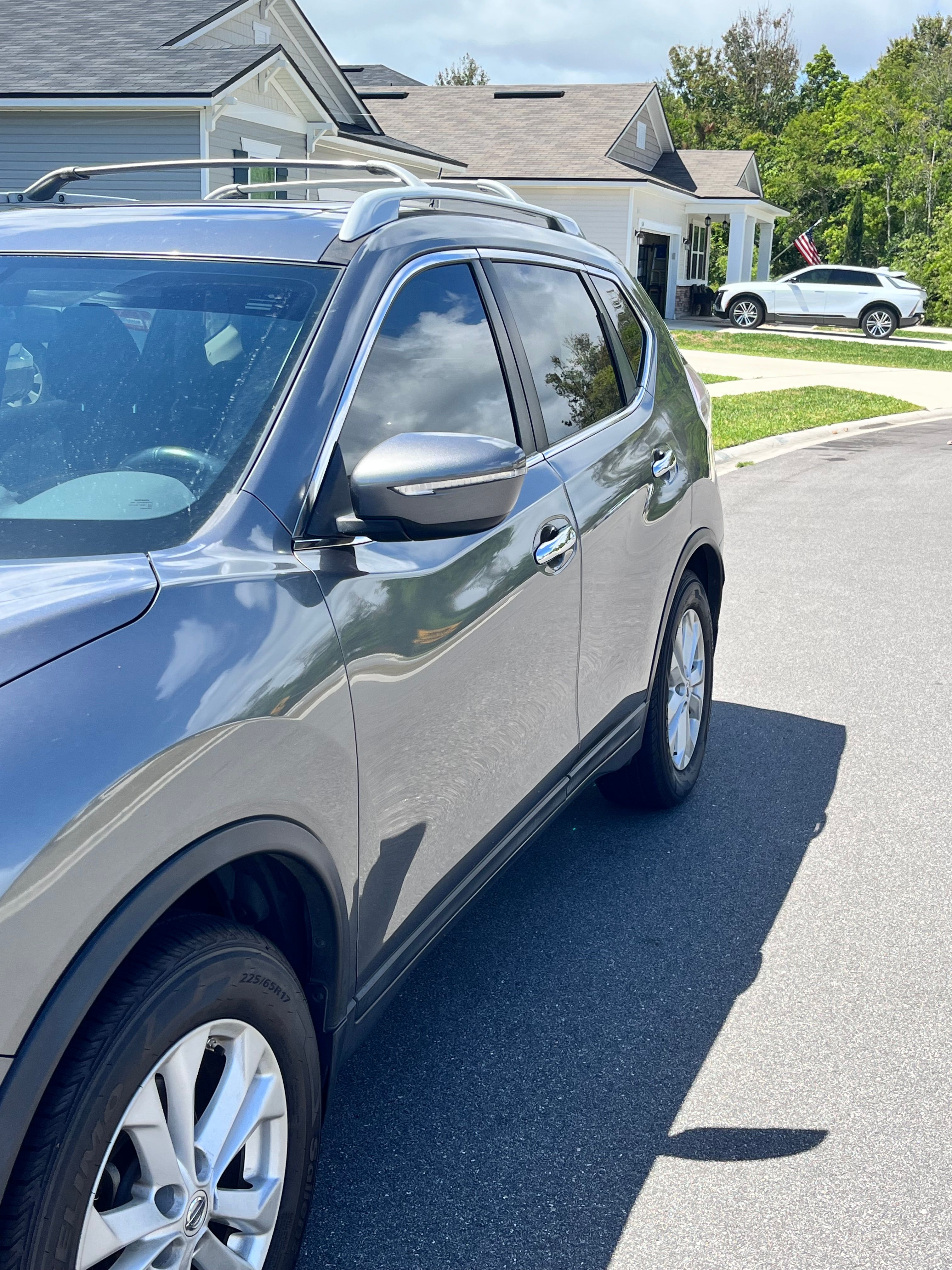 Used 2014 Nissan Rogue SV w/ SV Moonroof Package FWD image 4